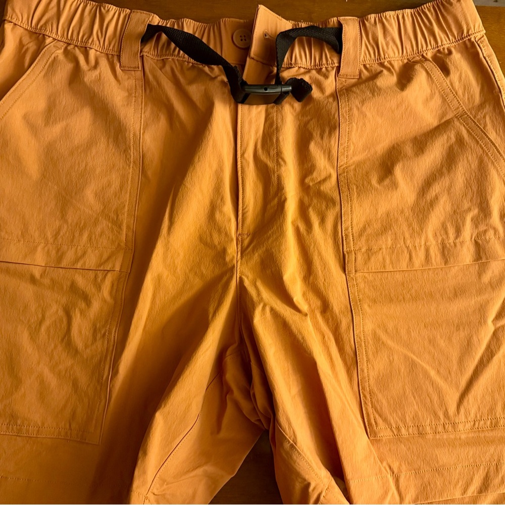 Sonoma Men's 38’ tangerine shorts with buckle.